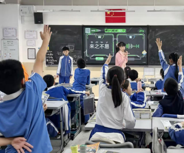 依靠高端硬件的认知壁垒乡村学校AI教育落地提供了可复制的样本