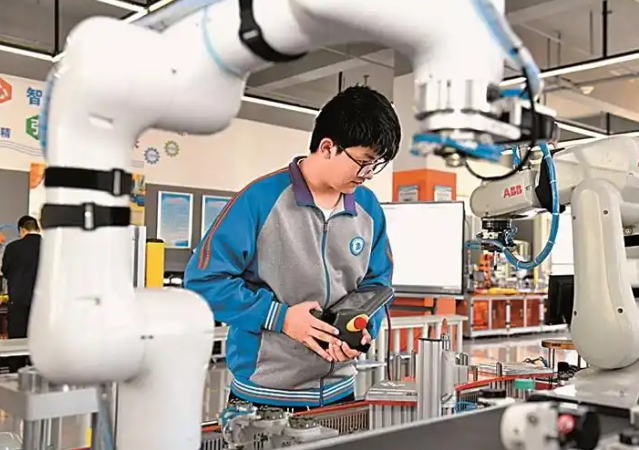 实践需求愈加教育供应侧与工业需求侧之间怎么完成更精准匹配
