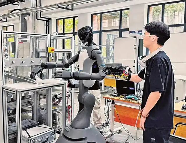 沿系统施行订单班定向班特色学徒制等多元化人才培育形式