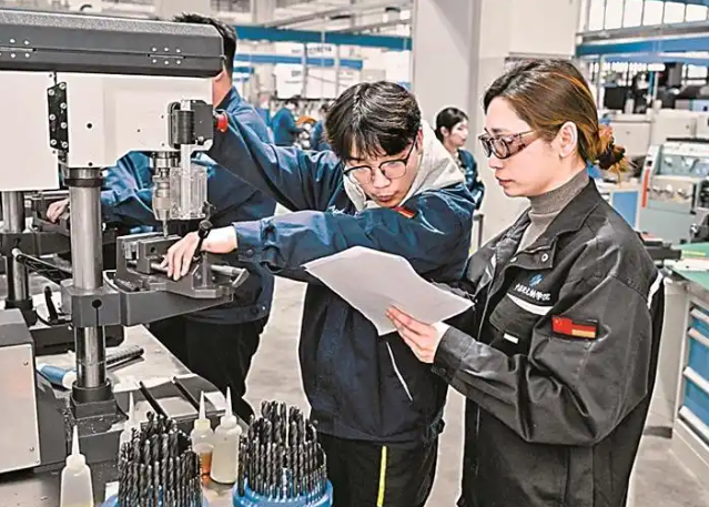 沿系统施行订单班定向班特色学徒制等多元化人才培育形式